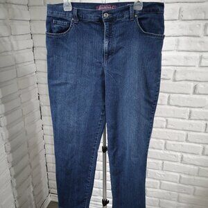 Gloria Vanderbilt Amanda Ladies Size 16 Short Medium Wash Zipper & Button Jeans